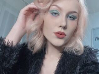 Teeny_BlondX