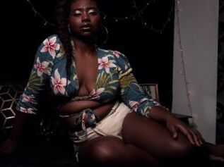 Thaymi_Ebony