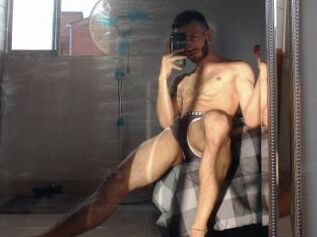 Tommy_Naughtyx