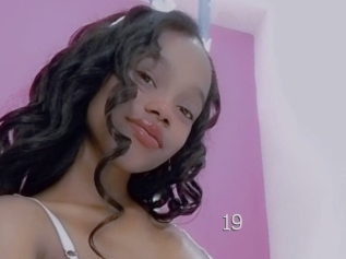 Taniaa19