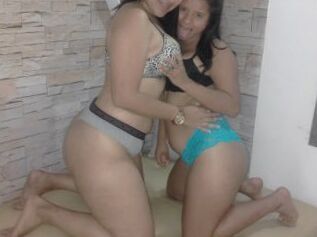 Twohotgirlfriends