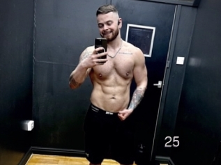 Ukhardcock25