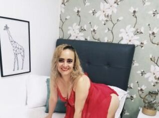 Victoria_Hank