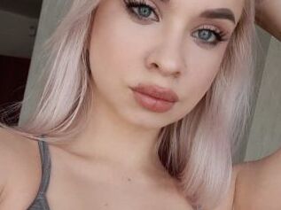VikkiBlondie