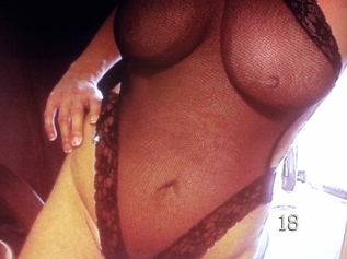 XTRAHORNYONE18