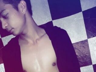 XXxHugeCockIntheCityxXx