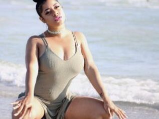X_FlawlessMILF
