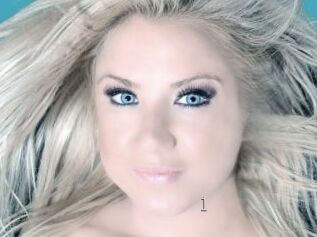 Xtina1